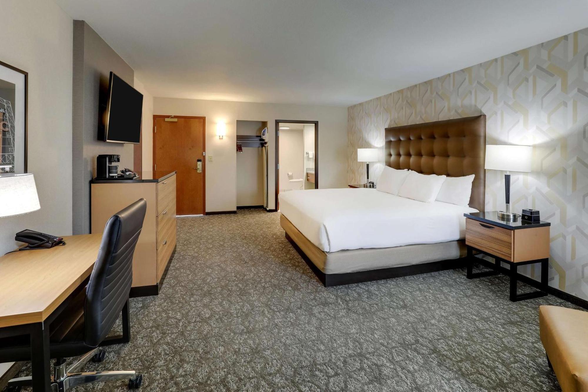 Drury Inn & Suites Birmingham Lakeshore Drive Екстер'єр фото