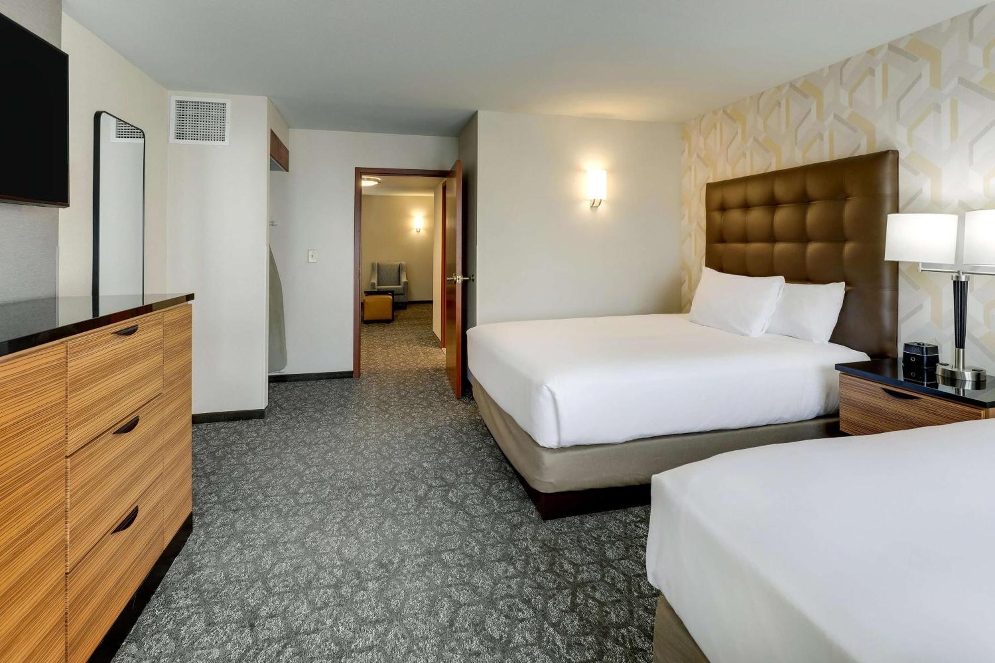 Drury Inn & Suites Birmingham Lakeshore Drive Екстер'єр фото