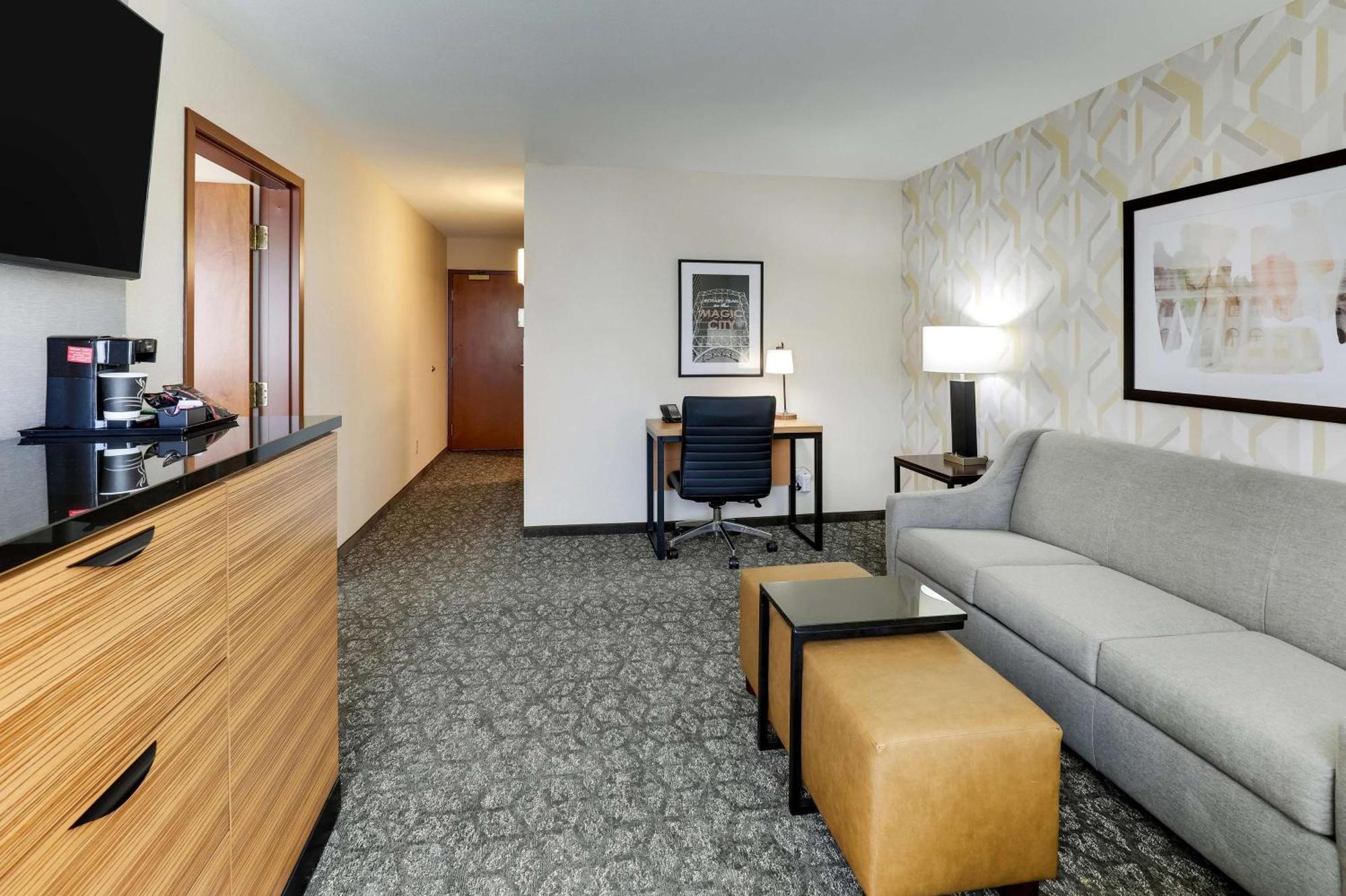 Drury Inn & Suites Birmingham Lakeshore Drive Екстер'єр фото