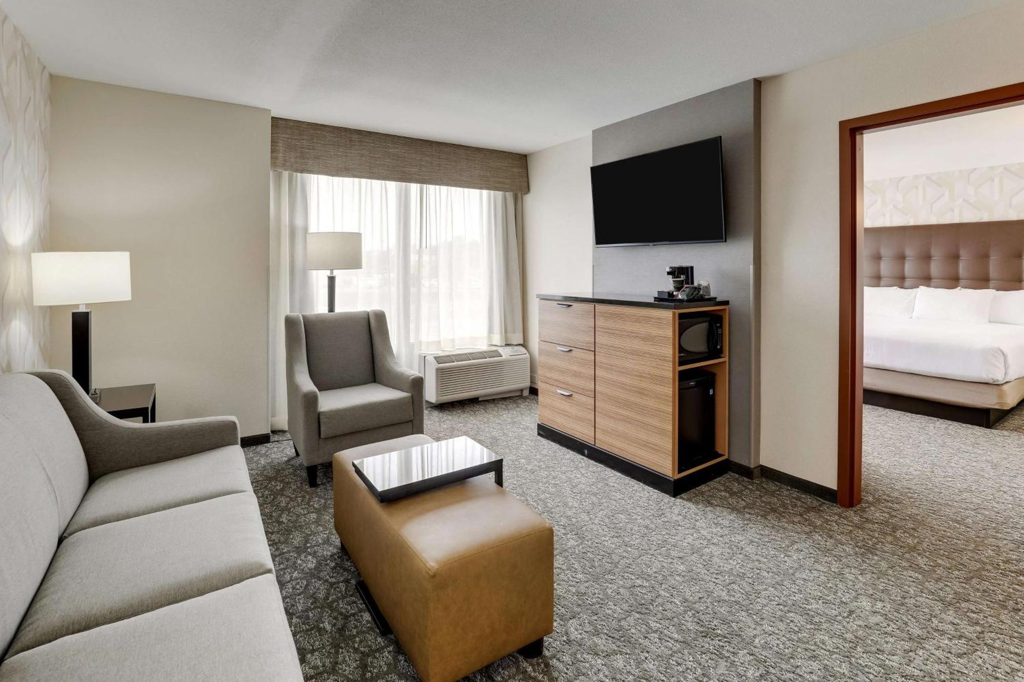 Drury Inn & Suites Birmingham Lakeshore Drive Екстер'єр фото