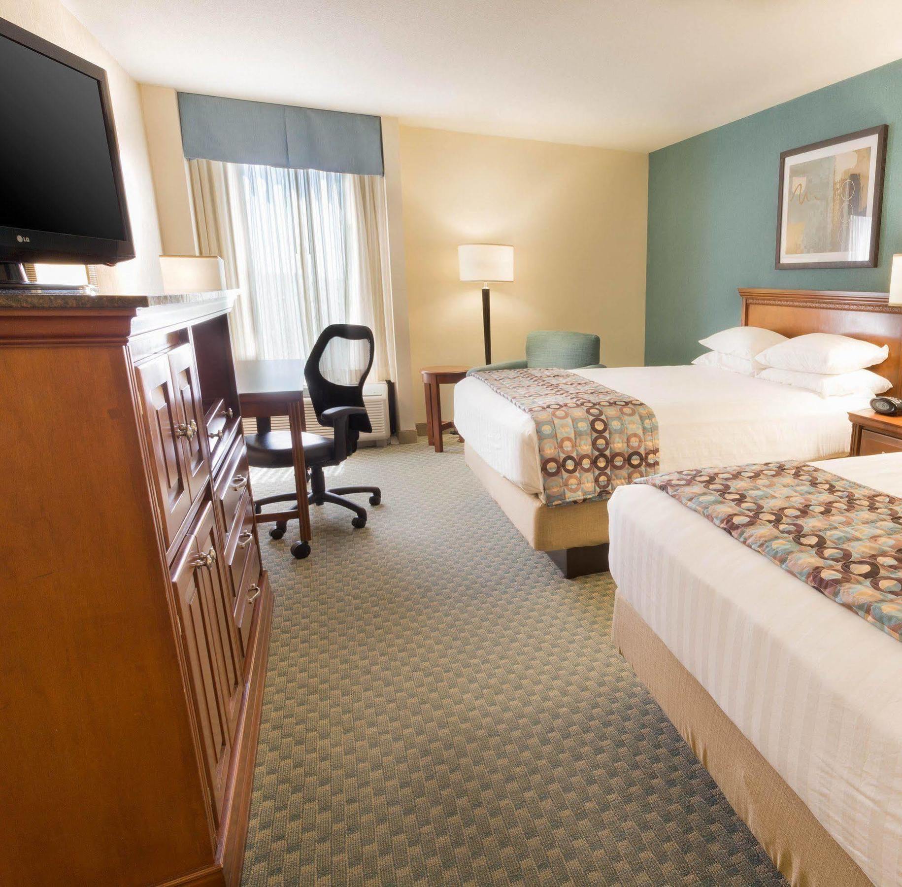 Drury Inn & Suites Birmingham Lakeshore Drive Екстер'єр фото